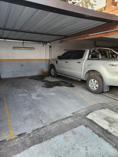 Imagen 8 de 11 de Cochera Excelente Buenas Dimensiones Ingreso Automático Con Cámaras De Seguridad