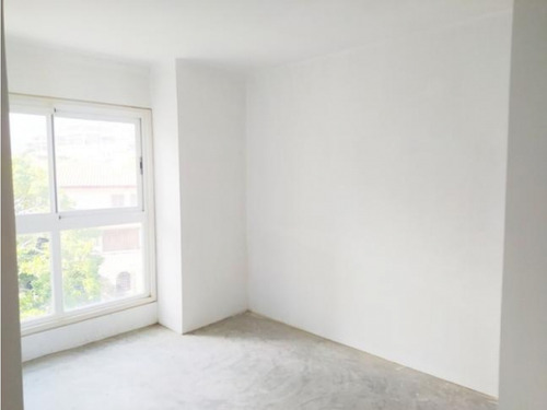 Hermoso Ph En Venta En Lomas De Las Mercedes 244m2 3h+s/4b+s/4p