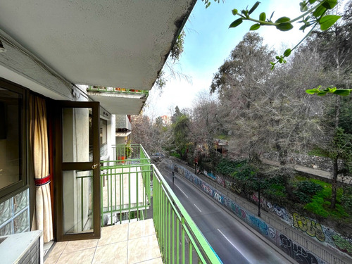 Se Vende Apart Hotel En Pleno Barrio Lastarria (8 Pisos)