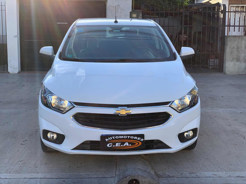 Imagen 2 de 10 de Chevrolet Onix 2017 1.4 Ltz 98cv