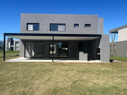 Casa En Barrio Ceibos Puertos Del Lago Lote Interno Escobar 3 Dormitorios Y Escritorio