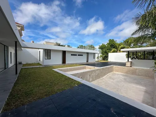 Venta De Casa Con Terreno De 1000 M2 En San Pedro Cholul | Dentro De Mérida