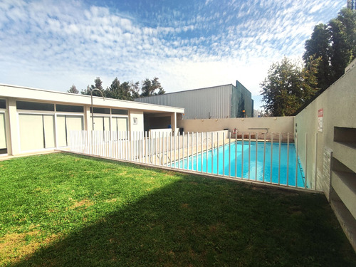 Moderno / Colegio Lincoln / Strip Center