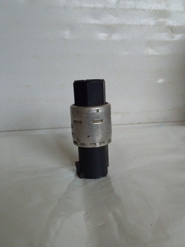 Sensor Del Interruptor De Presión A/a Ford 350 Nissan Mazda (Usado)