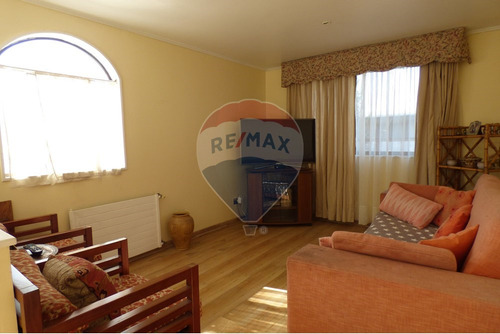 Casa 2 Pisos, Venta, 4d, 3b, 3e. Ñuñoa