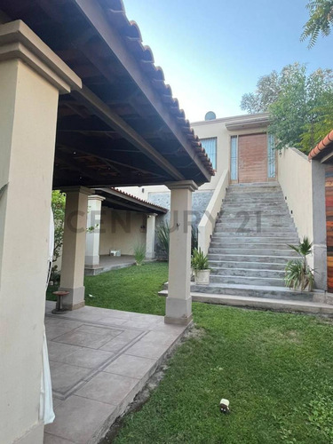 Excelente Casa En Venta En Vistalba, A Tres Cuadras De La Panamericana, Luján De Cuyo, Mendoza