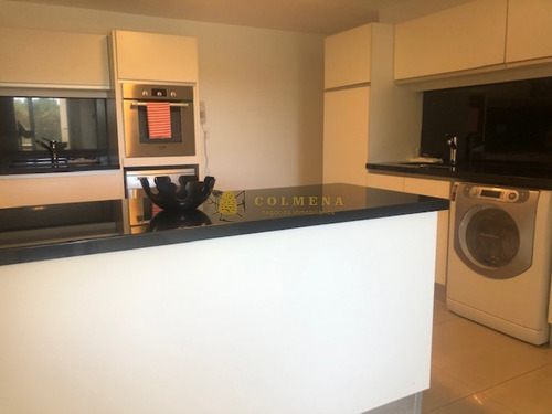 Apartamento En La Brava, De 3 Dormitorios Cuenta Con Excelentes Servicios, Vista Plena Al Mar - Consulte!!!!!!!!-ref:2383