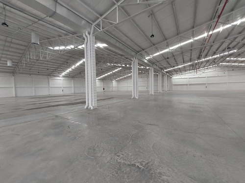 Bodega En Renta De 4,800m2 En Naucalpan
