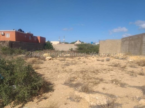 Imagen 1 de 5 de Parcela De Terreno En Venta De Gran Amplitud Ubicada En La Puerta Maraven, Punto Fijo