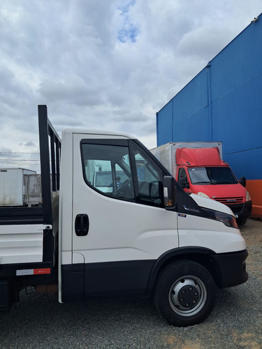 Iveco Daily 35.150 Carroceria De Ferro 4x2 - (2021)