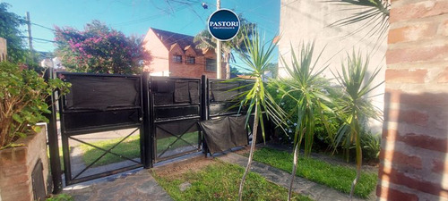 Venta De Casa Tipo Duplex 3 Amb + Play - Patio Y Cochera -