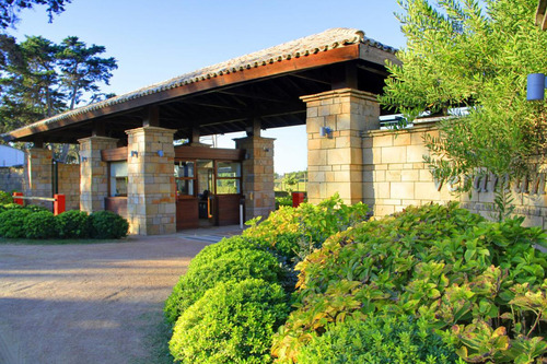Apto Con Vista Al Mar, Parrillero Propio, 2 Dorm Con Servicios- Playa Mansa