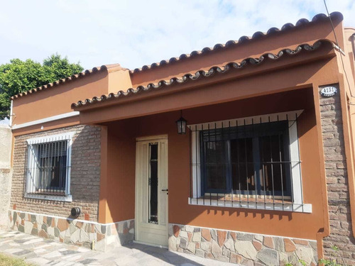 Casa Chalet  En Venta En Cuba Villa De Mayo, Malvinas Argentinas, G.b.a. Zona Norte