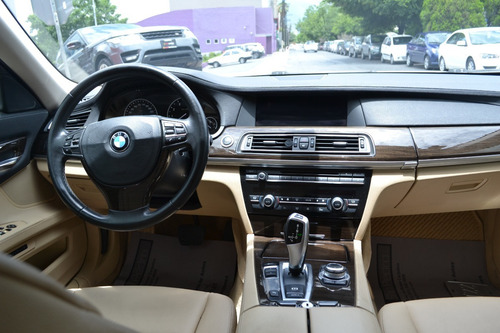 Imagen 7 de 12 de Bmw 740 Ia Sedan 2010