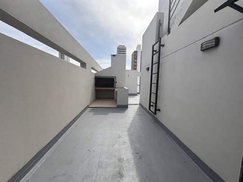 Semipiso Con Cochera En Venta - 2 Dormitorios