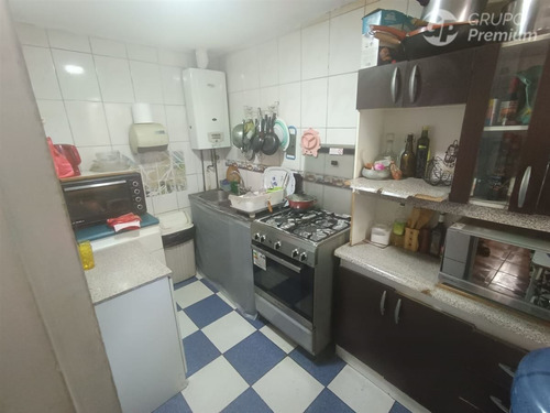 Casa Esquina En Venta De 5 Dorm. En Estación Central,