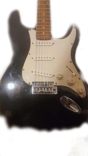 Guitarra Electrica Modelo Stratocaster Fred Stevens (Reacondicionado)