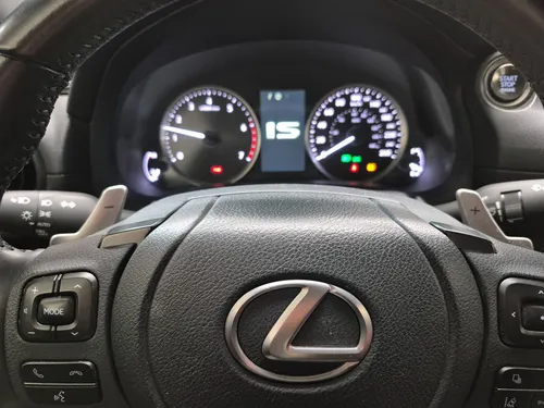 Lexus IS 4p 300 Premium L4/2.0/T Aut