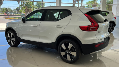 Volvo XC40 2.0t T4 Momentum Fwd