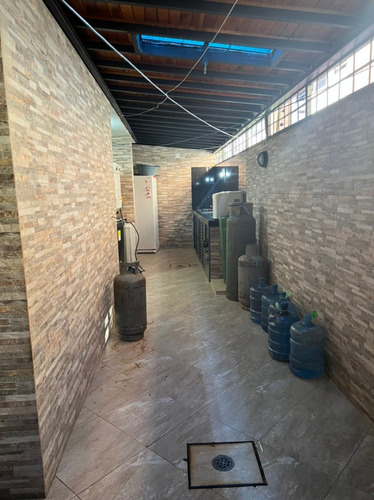 Townhouse En Manantial, Naguanagua. Residencia Tinajas De Manantial. (scarmt-16)