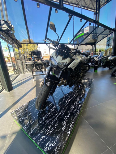 Imagen 6 de 25 de Kawasaki Z900 (no Ninja 650 Versys 650 Yamaha Mt07 Mt09)