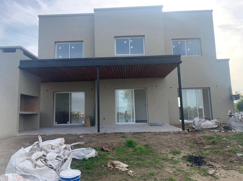 Casa En Venta En El Canton Norte