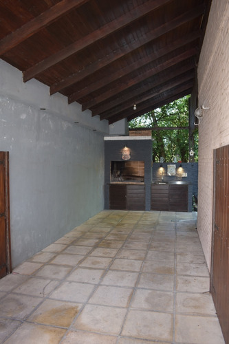 Casa En Predio Cerrado 3 Dormitorios Y 3 Baños