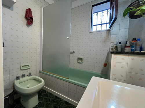 Venta - Casa 5 Amb C/garage Y Quincho - Exc Estado