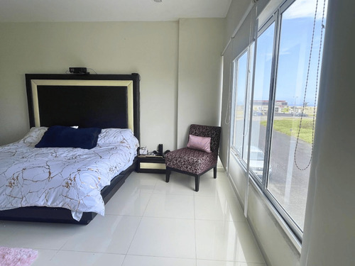 Casa En Venta En Lomas Del Sol, Riviera Veracruzana 302 M² De Lujo Y Comodidad A Pasos Del Mar. Alberca, Terraza Con Vista, Cocina Con Isla, 3 Recámaras, Estudio Y Fraccionamiento Privado Con Casa C