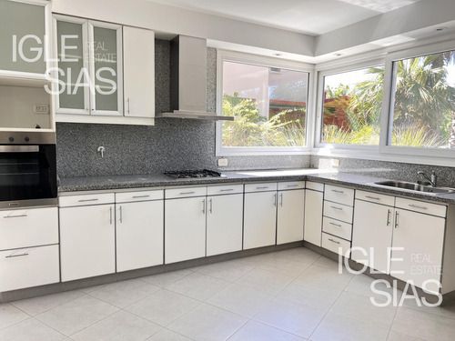 Casa En Venta Y Alquiler, Lote Interno En Castores, Nordelta