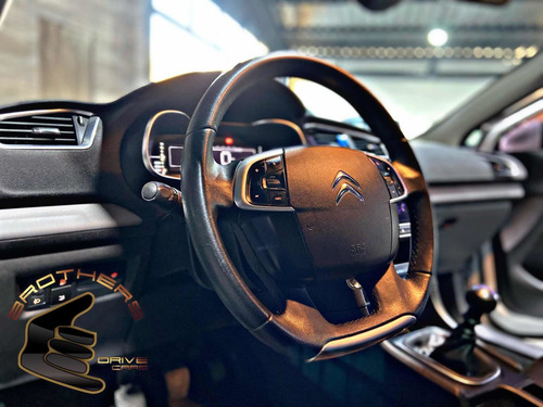 Imagen 16 de 20 de Citroën C4 Lounge 2018 1.6 Hdi 115 Feel Pack