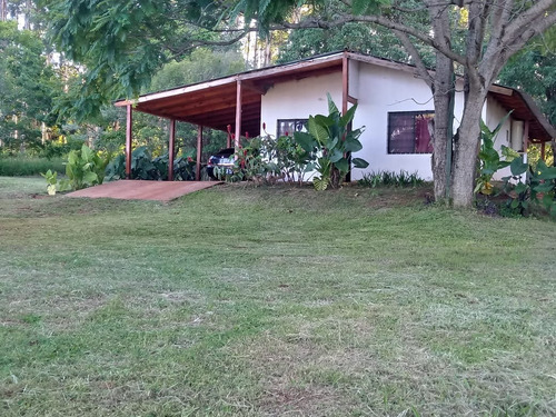 Casa Quinta Ubicada Cerca Del Autodromo De Oberá, Sobre Ruta Prov. 103. 