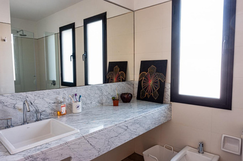 Venta Casa 4 Dormitorios 6 Baños Viñedos De La Tahona