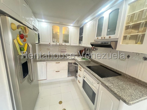 Ss: Vende Apartamento 25-17222 En Las Esmeraldas De 192,22 M2, 3h/4b/2pe2