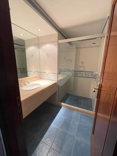Apartamento En Planta Baja. 3 Dormitorios En Suite Y Servicio