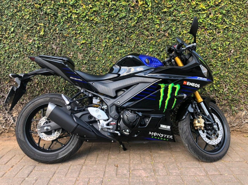 Imagem 1 de 8 de Yamaha Yzf R3 Monster 2021