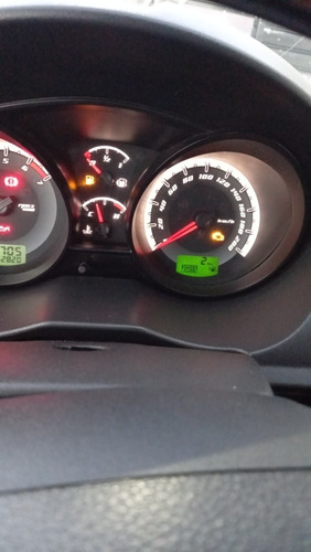 Ford Fiesta 1.6 Rocam Se Flex 5p 2014