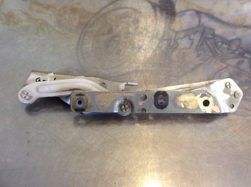 Bisagra De Cajuela Ford Focus 00-04 Sedan Lado Izquierdo Oem