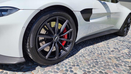 Aston Martin Vantage 4.8 V8 At