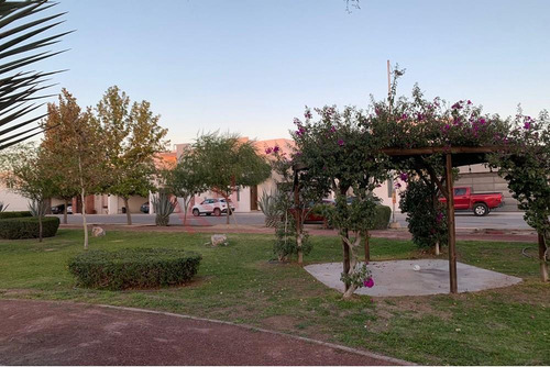 Terreno Residencial En Venta, En Quinta Tamarindos, A Pocos Metros De Galerías Laguna.