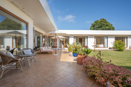 Venta Preciosa Casa Muy Bien Ubicada En Marbella