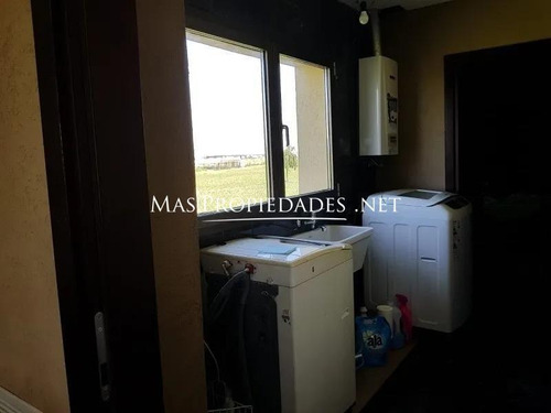 Imagen 5 de 6 de Casa En Venta 5 Amb En San Sebastián