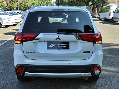 Imagen 5 de 15 de Mitsubishi Outlander 2.4 Gls 4wd 7a At 2016