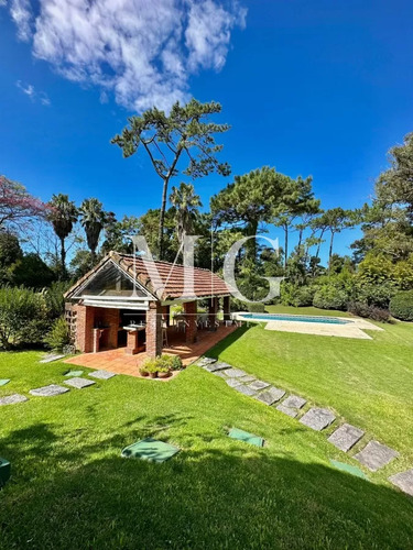 Venta Casa 4 Dormitorios + Dep.servicio, Barbacoa, Piscina Zona Golf