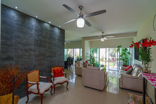 Casa Sola En Fraccionamiento Exclusivo Palmira Cuernavaca