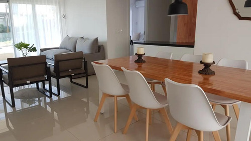Imagen 4 de 13 de Apartamento En Primera Línea Al Mar De 3 Dormitorios Para Alquilar En Verano