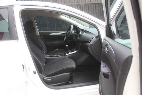 Imagen 13 de 15 de Nissan Sentra 2018 4p Sense L4/1.8 Man