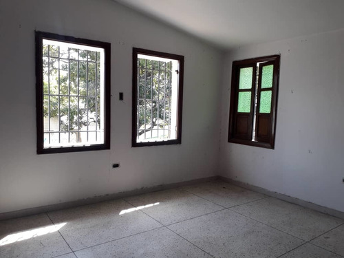 Imagen 4 de 16 de María Meléndez Vende Casa Comercial Para Remodelar La Viña