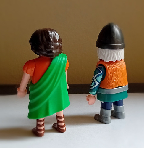 Playmobil Lote De 2 Con Barba Cavernicola Y Otro (Usado)