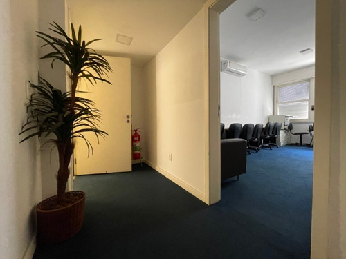 Imagem 1 de 18 de Aluga Sala Comercial Espaçosa E Pronta Para Entrar Na Rua Graça Aranha, Centro Da Cidade - Sa00009 - 34158039
